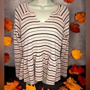 William Rast- Women’s V-neck top waffle fabric Ruffle Bottom-Size small-peach